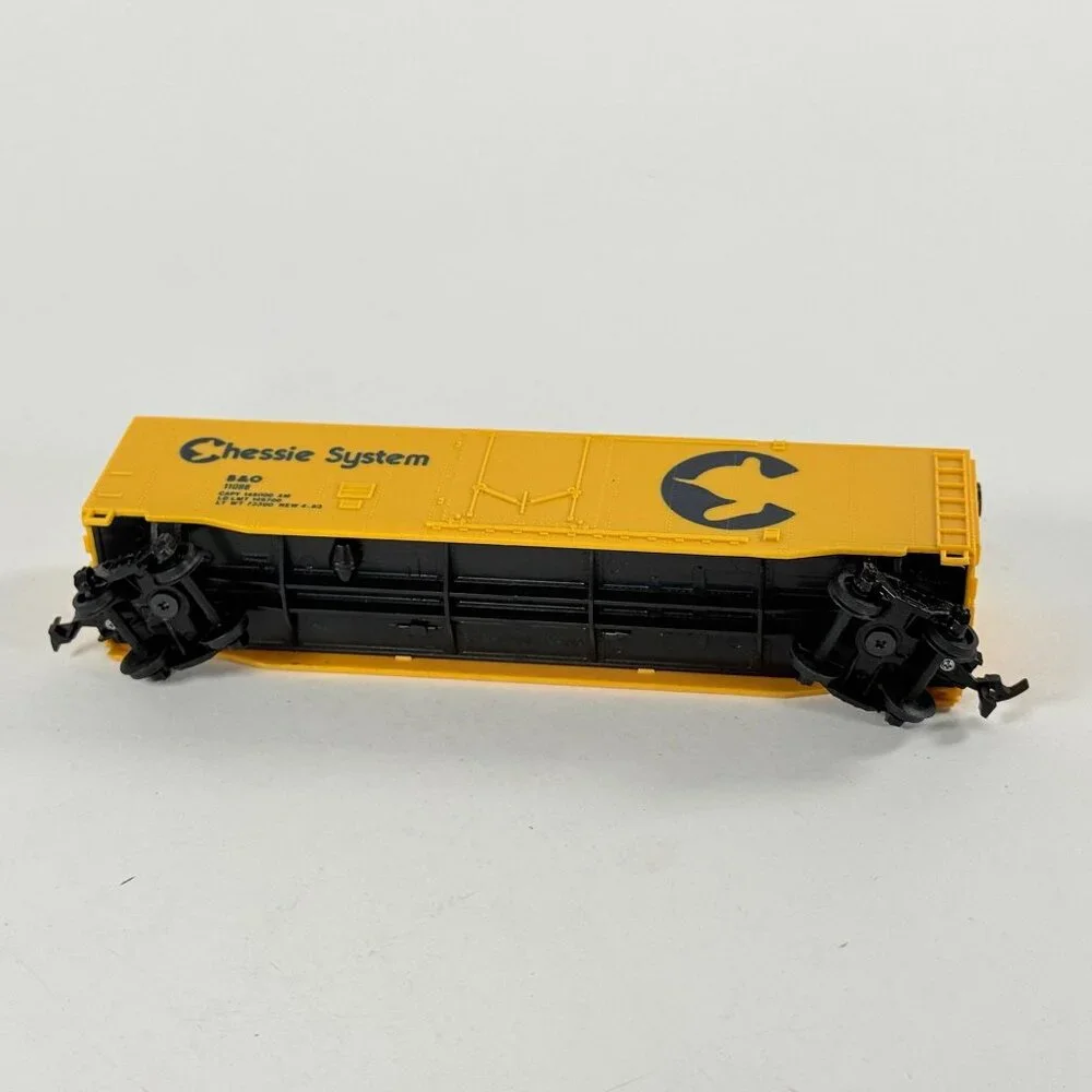 Vintage Bachmann HO Chessie System B&O 11098 Steel Plug Door Box Car Train